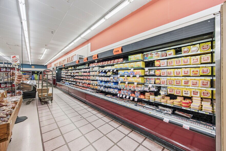 More Photos Of 15 W Ashland St, Andrews Supermarket For Sale