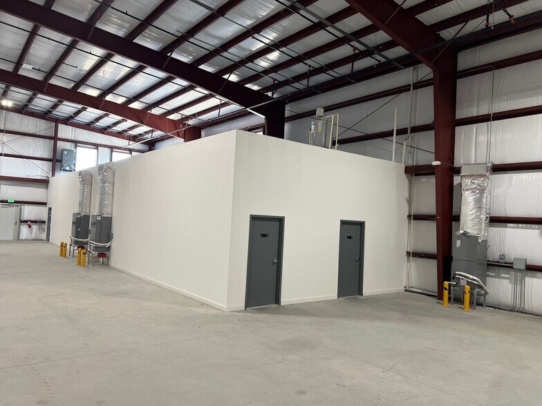 More Photos Of 512 Commerce Ct, Clewiston Unknown For Lease