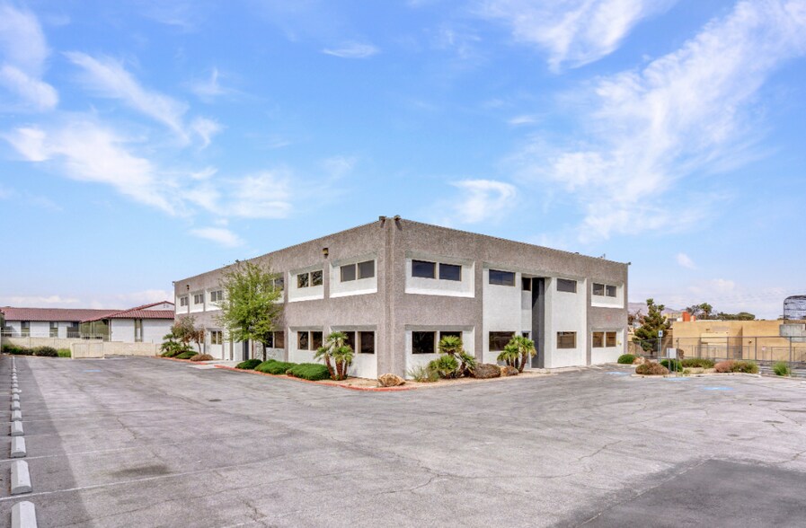 More Photos Of 3120 E Desert Inn Rd, Las Vegas Office For Lease
