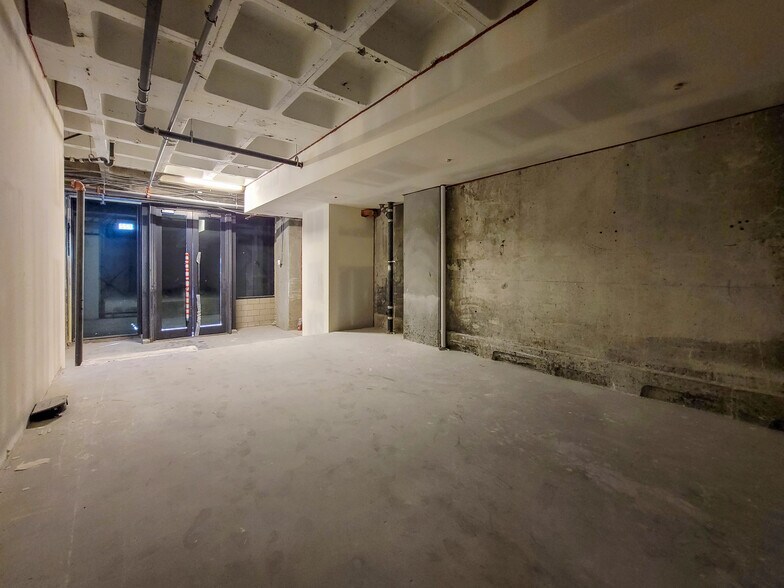More Photos Of 8899 Beverly Blvd, West Hollywood Apartments For Lease