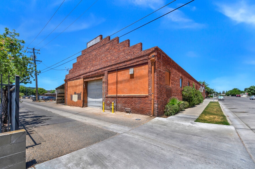 More Photos Of 201 E St, Lemoore Auto Repair For Sale