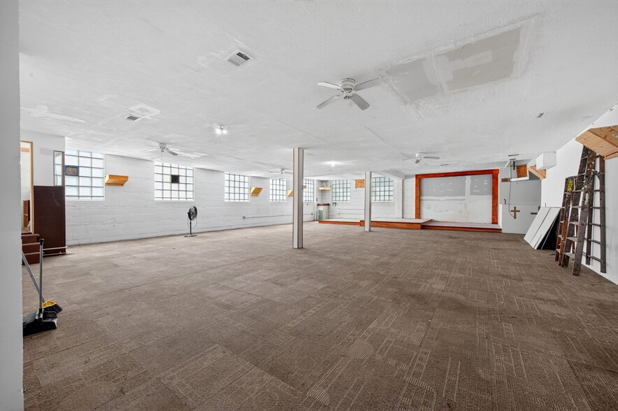 More Photos Of 7828 S Claremont Ave, Chicago Warehouse For Sale
