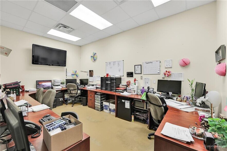 More Photos Of 2507 US Highway 281, Pharr Storefront For Sale