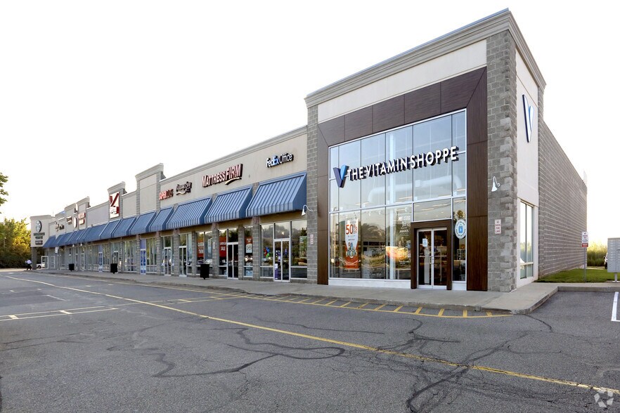 Primary Photo Of 84 Rt 17, East Rutherford General Retail For Lease