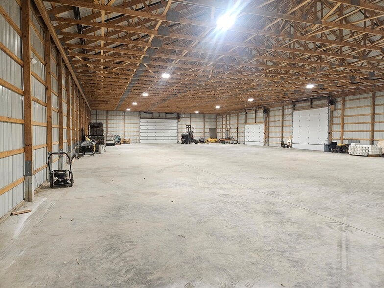 More Photos Of 1607 Reed rd, Pennington Flex For Sale