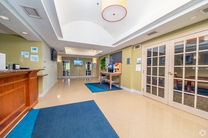 More Photos Of 3630 E Cork St, Kalamazoo Hotel For Sale