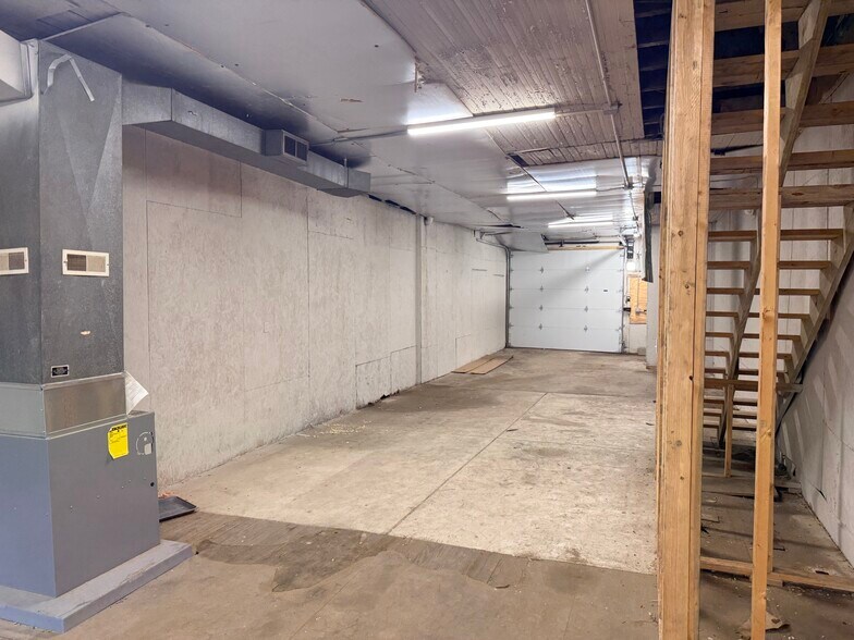 More Photos Of 2420 W Broad St, Columbus Freestanding For Lease