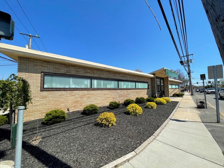 More Photos Of 365 Broadway, Amityville Medical For Lease