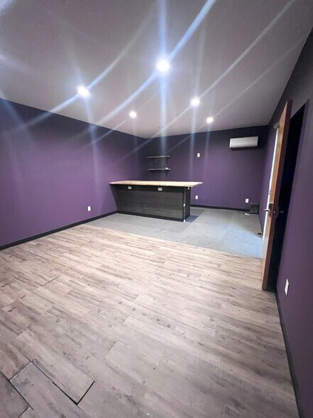 More Photos Of 4603 Dwight Evans Rd, Charlotte Warehouse For Lease