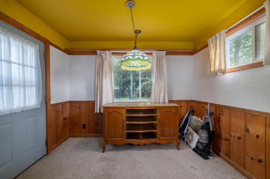 More Photos Of 1773 Superior St, Three Lakes Office For Sale