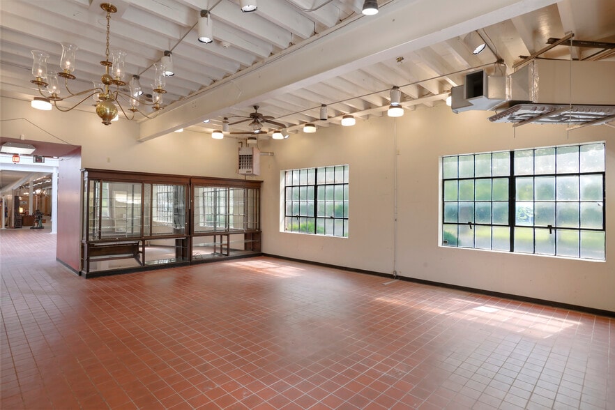 More Photos Of 144 Runnymeade rd, Bunker Hill Specialty For Sale