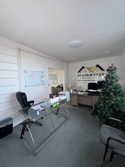 More Photos Of 1420 Anveria, El Paso Office For Sale