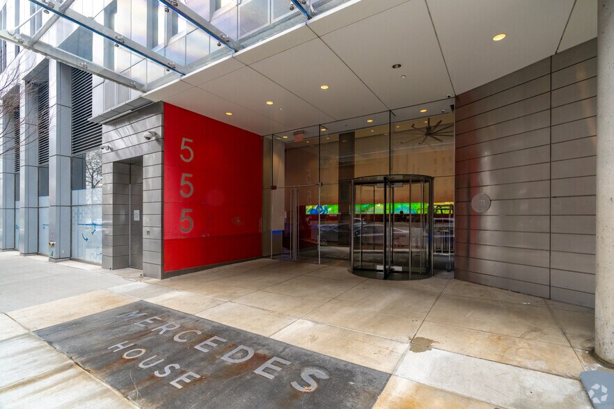 More Photos Of 555 W 53rd St, New York Apartments For Lease