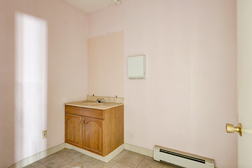 More Photos Of 23919 John R Rd, Hazel Park Freestanding For Sale