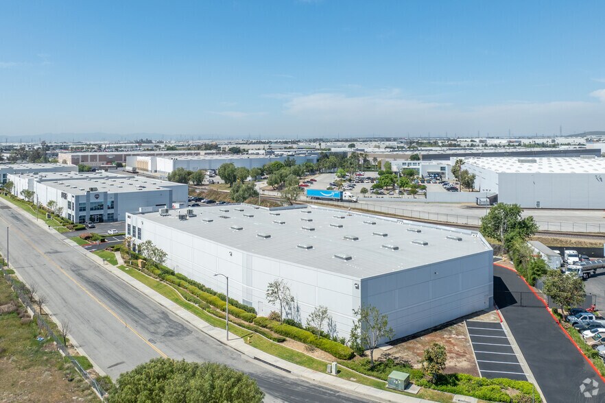 More Photos Of 3631 Grapevine St, Jurupa Valley Warehouse For Lease
