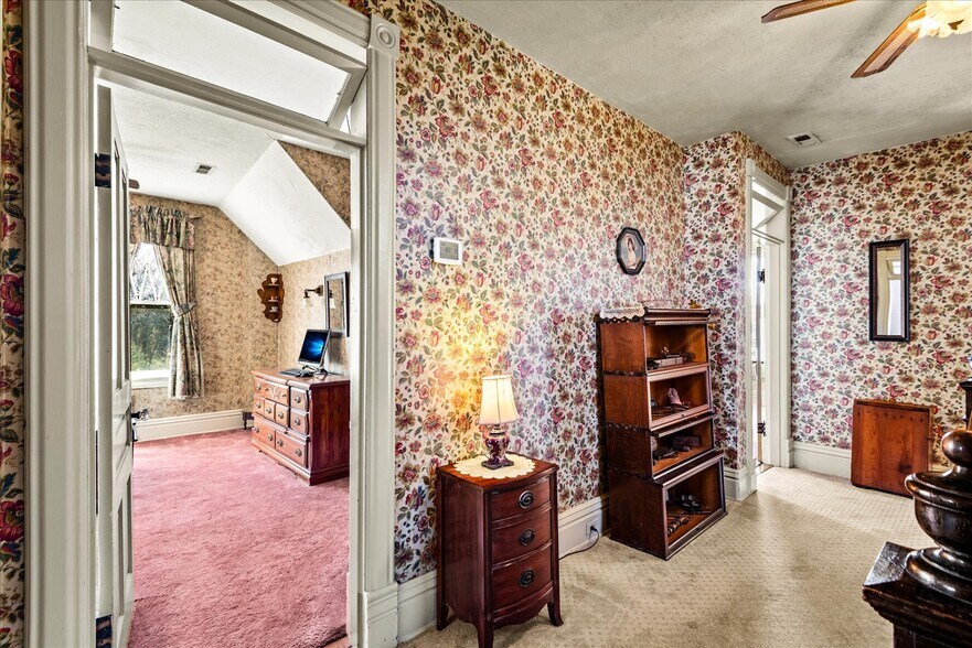 More Photos Of 115 E Broaddus Ave, Bowling Green Apartments For Sale