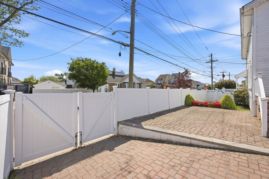 More Photos Of 9819 160th Ave, Howard Beach Apartments For Sale
