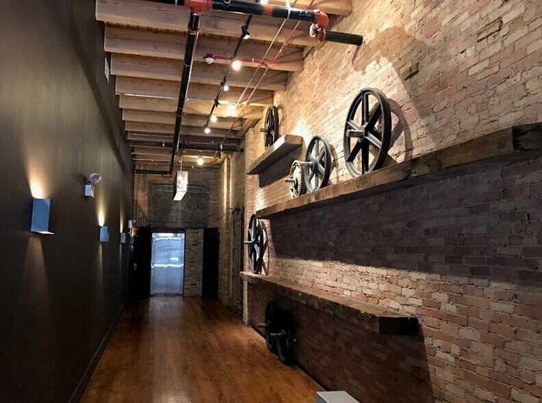 More Photos Of 1140-1144 W Madison St, Chicago Office For Lease