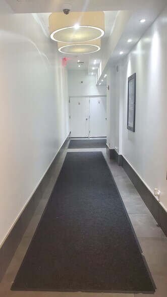 More Photos Of 12 W 32nd St, New York Loft Creative Space For Lease