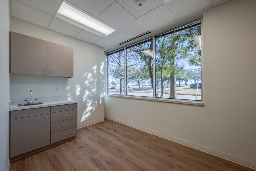 More Photos Of 4401 Coit Rd, Frisco Unknown For Lease