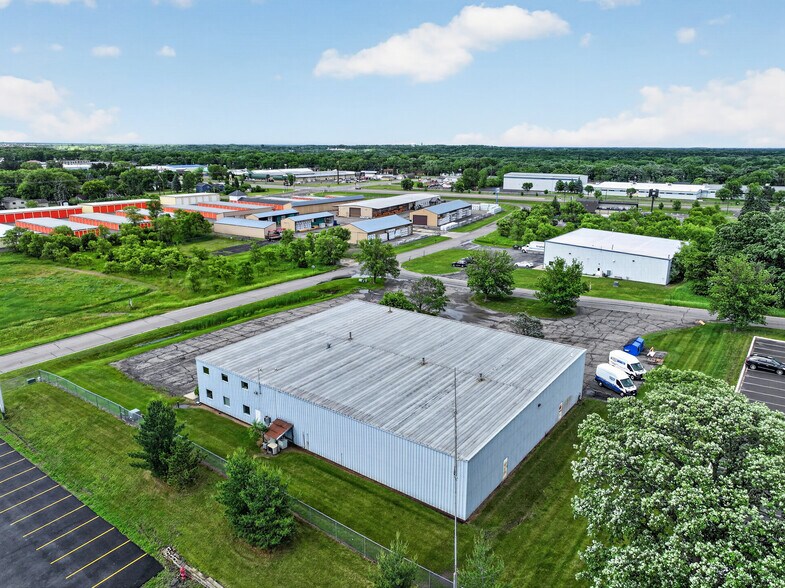 More Photos Of 1202 Sunridge Dr, Saint Cloud Warehouse For Sale