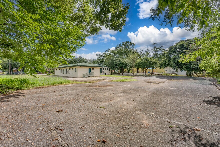 More Photos Of 1403 Spring Hill Ave, Mobile Healthcare For Sale