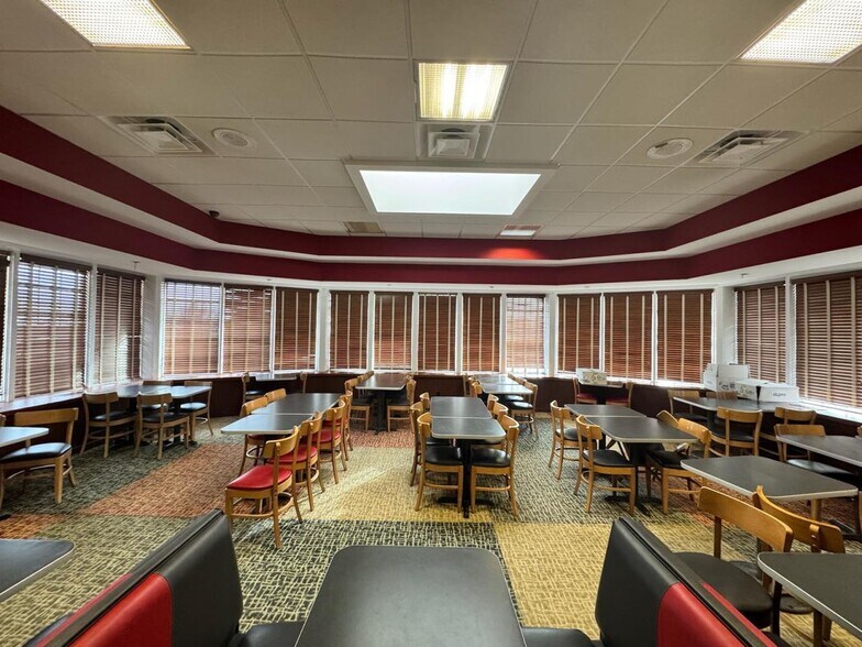 More Photos Of 1181 Stone Dr, Harrison Restaurant For Sale