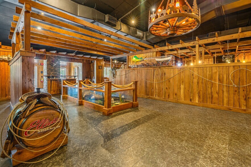 More Photos Of 4170 S Ridgewood Ave, Edgewater Specialty For Lease