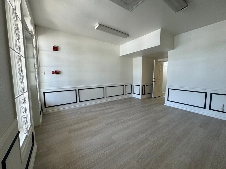 More Photos Of 3606 Marvin D Love Fwy, Dallas Medical For Lease