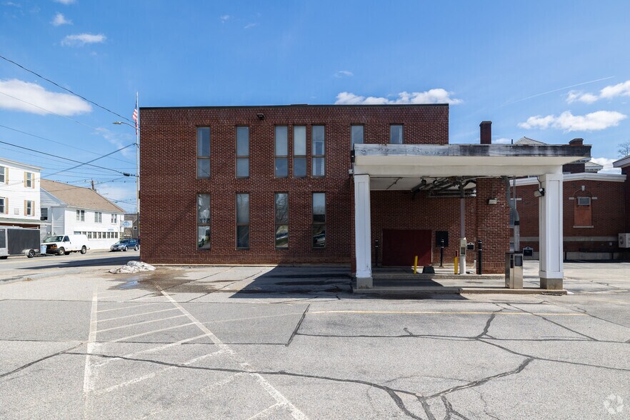 More Photos Of 4 Central St, Farmington Bank For Sale