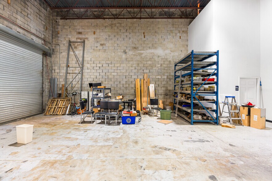 More Photos Of 1605-1613 91st Ct, Vero Beach Light Manufacturing For Sale