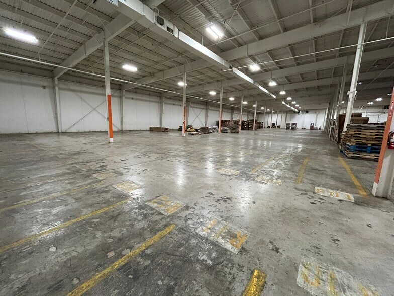 More Photos Of 45 Centre Rd, Somersworth Manufacturing For Lease
