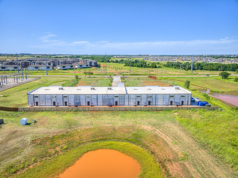 More Photos Of 4009 NW 164th St, Edmond Industrial For Sale