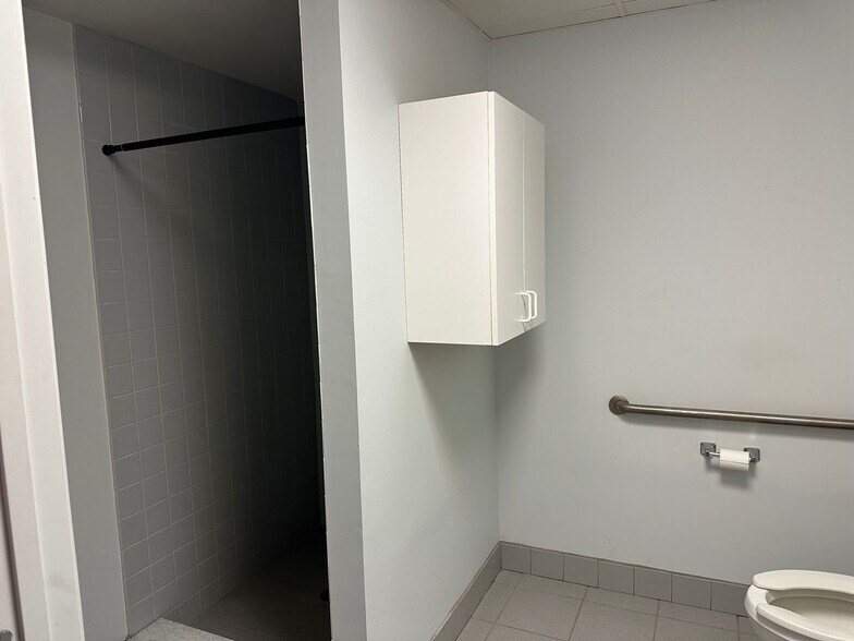 More Photos Of 4539 36th St, Orlando Warehouse For Sale