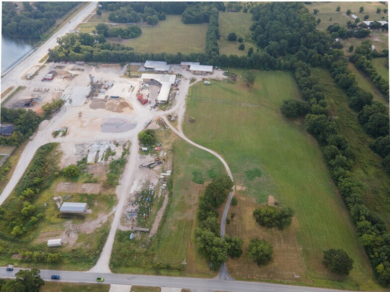 More Photos Of 12247 FM 1097 Rd, Willis Manufacturing For Sale