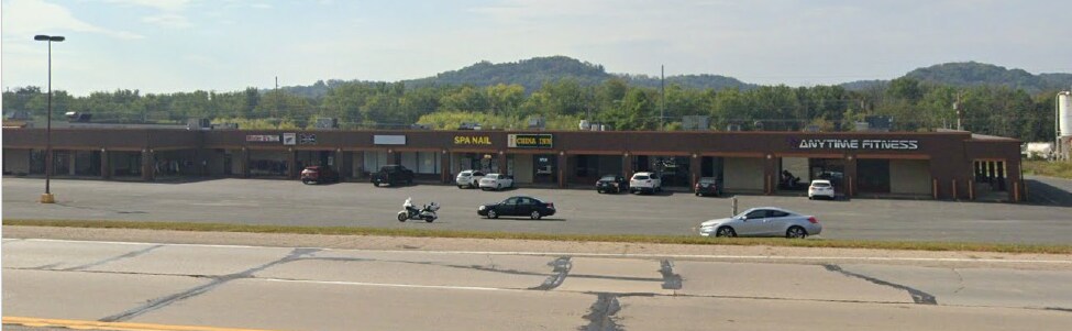 More Photos Of 100-195 Richland Sq, Richland Center General Retail For Lease