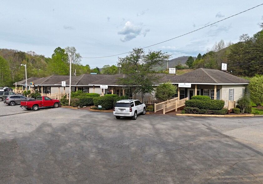 More Photos Of 3196 Highway 515 E, Blairsville Storefront For Lease