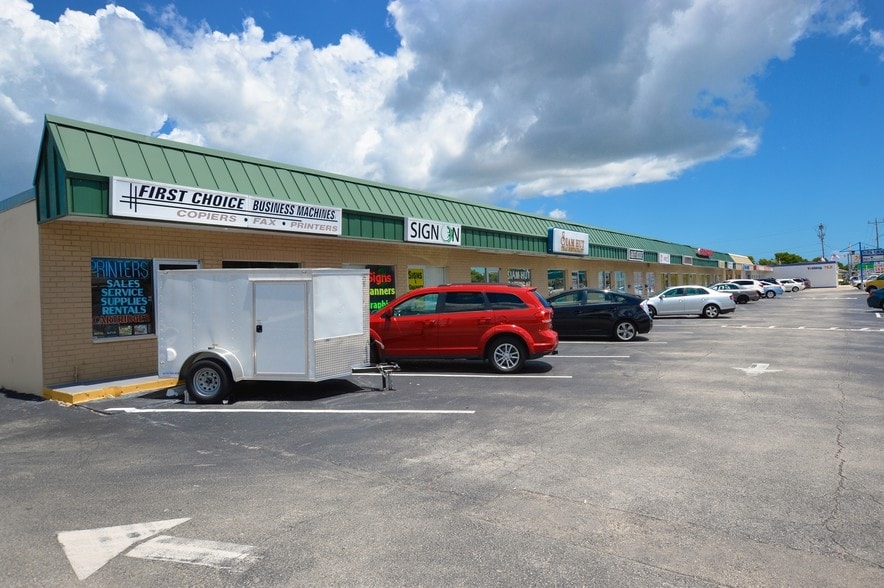 Primary Photo Of 4515-4527 Del Prado Blvd S, Cape Coral Freestanding For Lease
