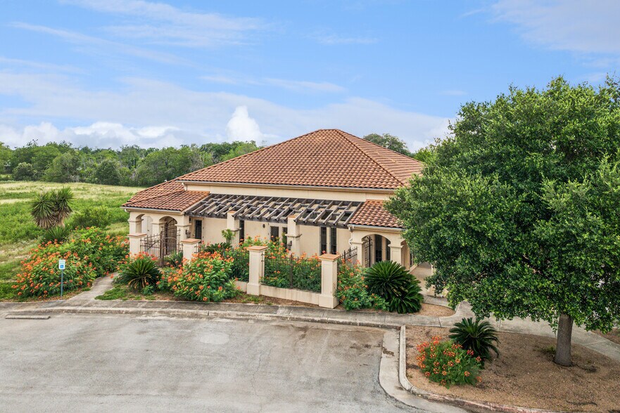 More Photos Of 3030 Rigsby Ave, San Antonio Medical For Sale