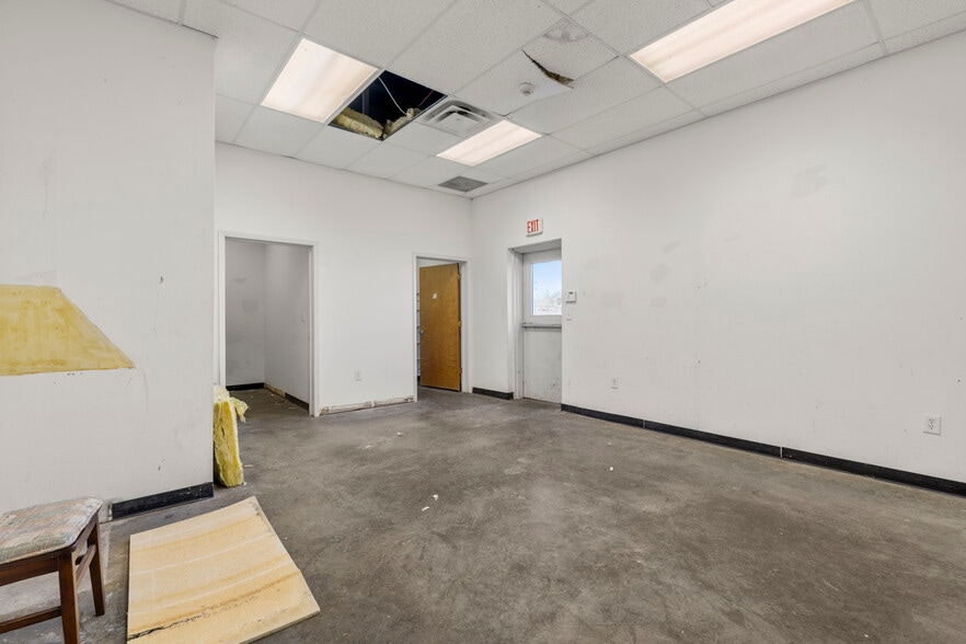 More Photos Of 1106 E Main St, Nacogdoches Warehouse For Sale