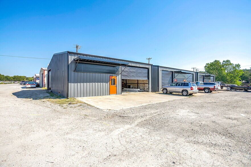More Photos Of 3019 Keller Hicks Rd, Fort Worth Unknown For Lease