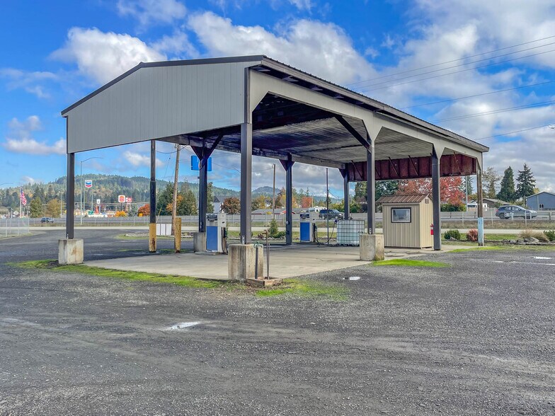 More Photos Of 1625 W Duke Rd, Sutherlin Warehouse For Sale