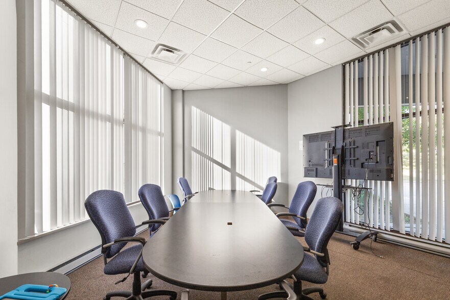 More Photos Of 55 Tozer Rd, Beverly Office For Lease