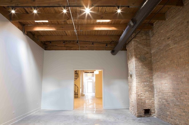 More Photos Of 309-319 N Justine St, Chicago Showroom For Lease