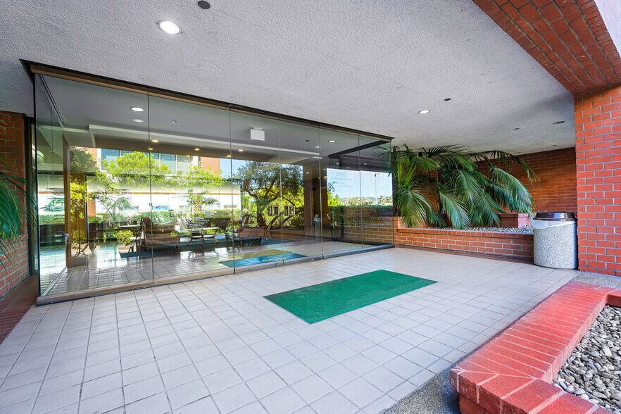 More Photos Of 3465 Camino del Rio S, San Diego Loft Creative Space For Lease