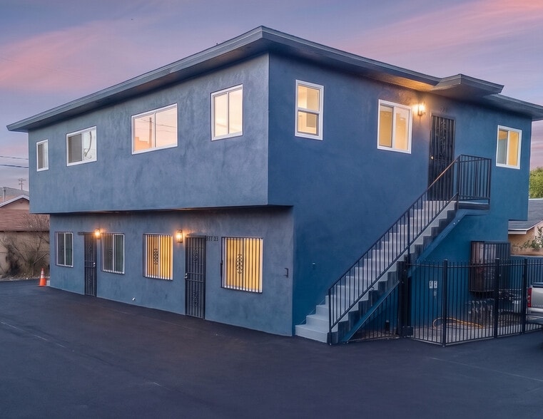 More Photos Of 945 W 76th St, Los Angeles Apartments For Sale