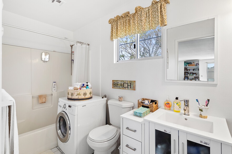 More Photos Of 905 Electric Ave, Venice Unknown For Lease