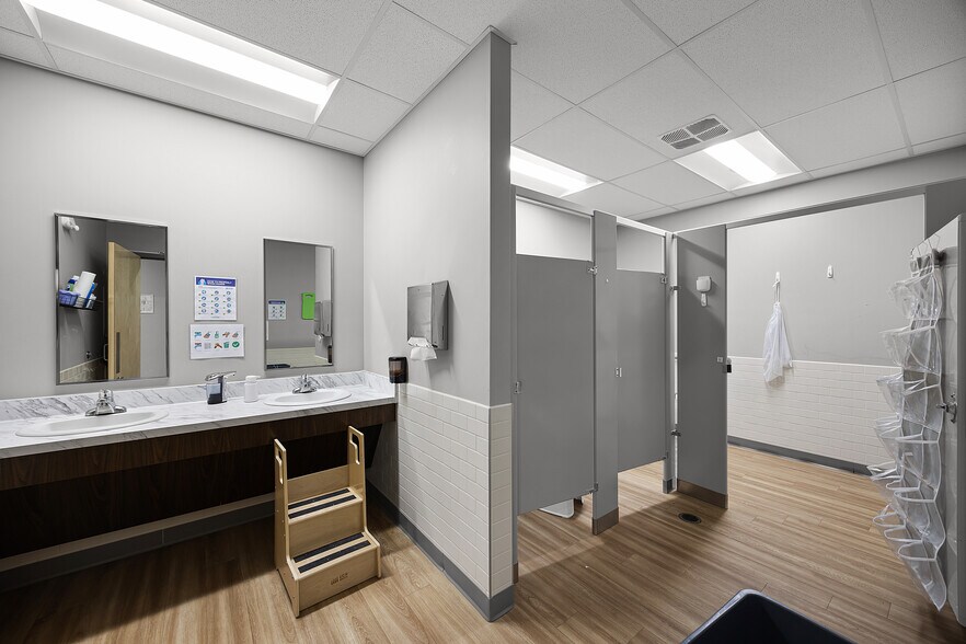 More Photos Of 68 Exeter Rd, Jackson Medical For Lease