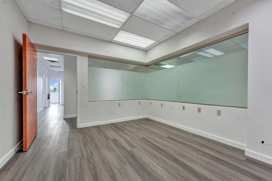 More Photos Of 11861 88 Av, Delta Office For Lease
