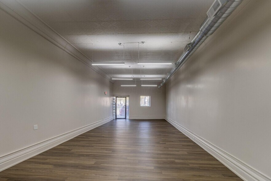 More Photos Of 973-975 Mount Vernon Ave, Columbus Storefront Retail Residential For Lease